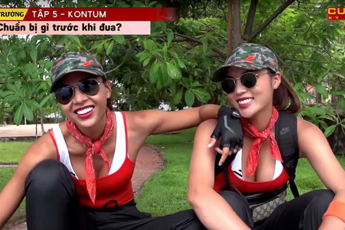 Cả hai nhiều lần mặc đồ đôi gợi cảm khi tham gia Cuộc đua kỳ thú.