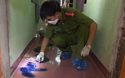 Chia “tien bo” khong deu, nu nhan vien quan bar dam chet dong nghiep