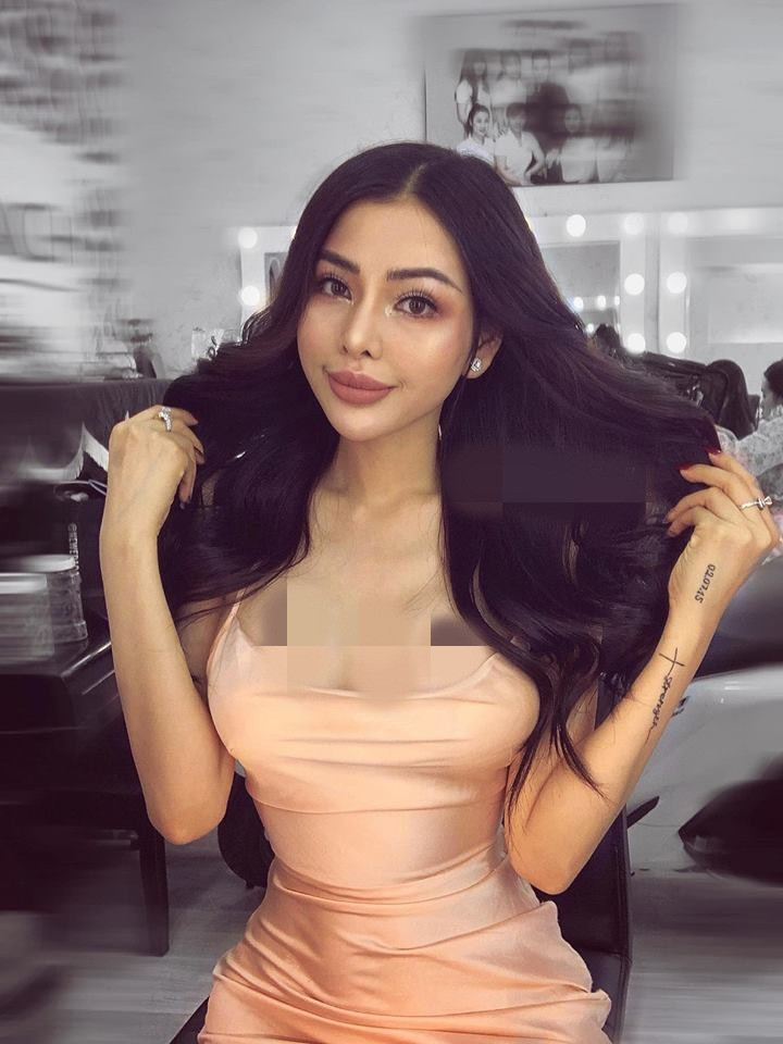 Với lợi thế "ngực khủng", Mai Hương luôn tự tin diện các mẫu đầm hai dây nhằm phô trương hình thể.