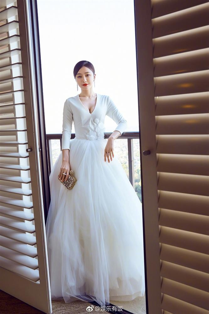 Dù đã bước sang tuổi 38 nhưng Tần Lam vẫn giữ được nhan sắc xinh đẹp, gu ăn mặc tươi trẻ, năng động.