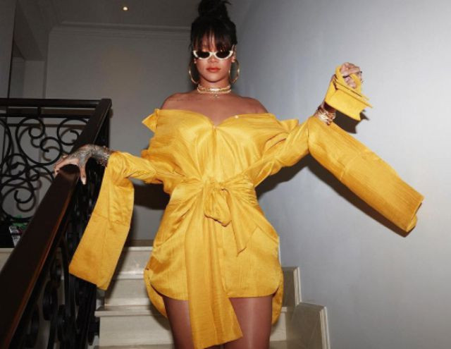 Thương hiệu này khẳng định họ đã bán được "cả nghìn" chiếc túi bé như vậy. Nhiều ngôi sao nổi tiếng thế giới cũng khác chuộng dòng túi xách siêu mini này.