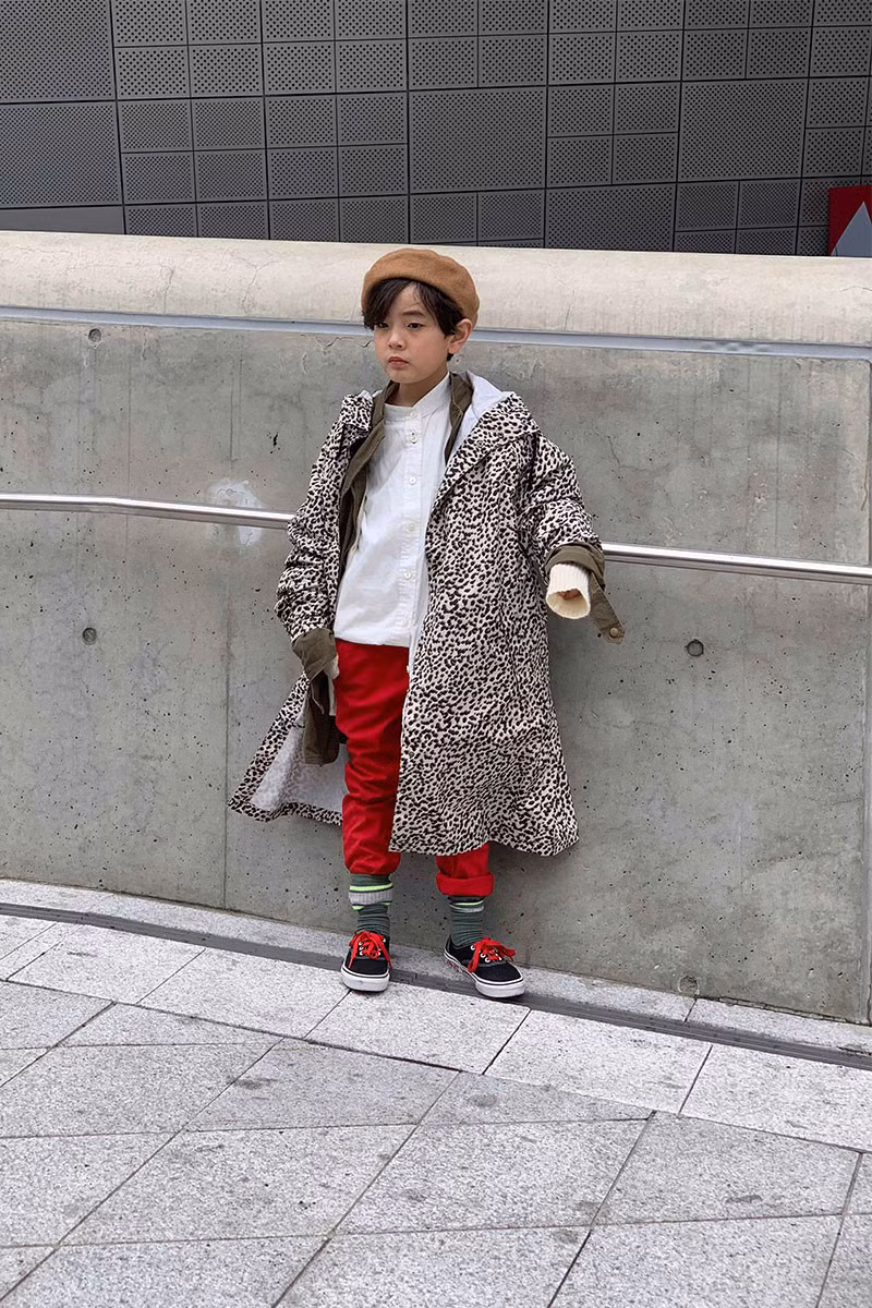 Các nhóc tỳ thật sự thu hút bởi gương mặt dễ thương, mặc đồ chất lừ và tạo dáng chẳng thua kém người mẫu.