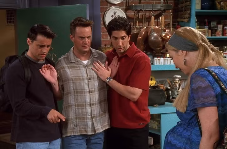 9. Vỡ ối: Không phải mẹ bầu sắp sinh nào cũng có triệu chứng vỡ ối. Do đó, đừng xem đây là dấu hiệu sắp sinh duy nhất mẹ nhé. Khi bị vỡ ối mẹ cố gắng đừng quá căng thẳng, hãy nhanh chóng đến bệnh viện để em bé chào đời an toàn. Ảnh: BS.