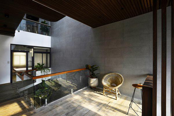 Khu vực này như một cầu nối giữa các thành viên trong gia đình, kết nối các phòng chức năng và tạo mối liên kết giữa con người với thiên nhiên.