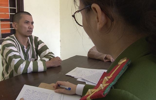 Lien tiep lua muon xe nguoi than dem cam co roi 