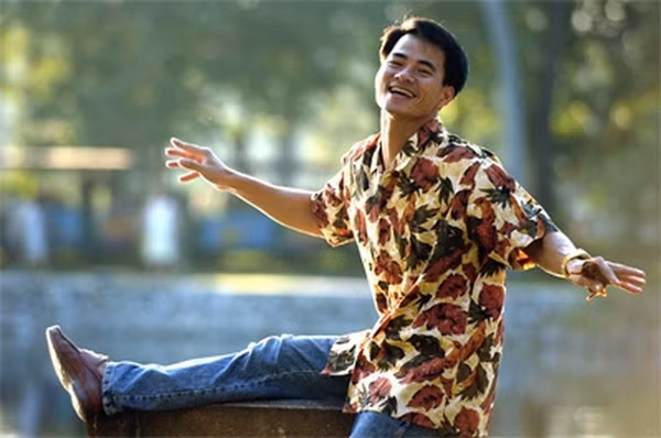 Nghệ sĩ Xuân Bắc cũng nhiều lần xuất hiện với trang phục hoa lá trên sân khấu.