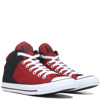 Dù cho đã trải qua gần một thế kỉ, thế nhưng đôi giày sneaker vẫn được ưu chuộng bởi sự đa năng, đa dụng mà nó mang lại. Hơn nữa, thiết kế hài hòa của Converse Chuck Taylor rất dễ phối hợp với mọi loại trang phục của giới trẻ.