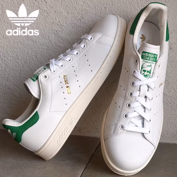Chính thiết kế độc đáo và đậm chất cá tính giúp đôi Stan Smith nhanh chóng được lòng các fan của thương hiệu Adidas ngay khi mới ra đời. Đến nay, nó vẫn thuộc top những đôi giày thể thao không bao giờ lỗi mốt. Ảnh: Internet.