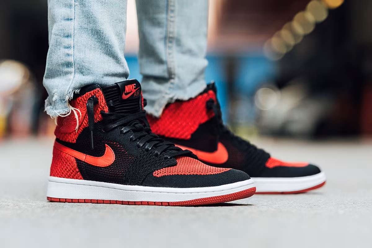 Có thể nói, dù bao nhiêu năm trôi qua đi nữa, đôi giày độc đáo này vẫn sẽ là một “huyền thoại” trong lòng những người yêu thể thao nói chung và yêu thời trang nói riêng.