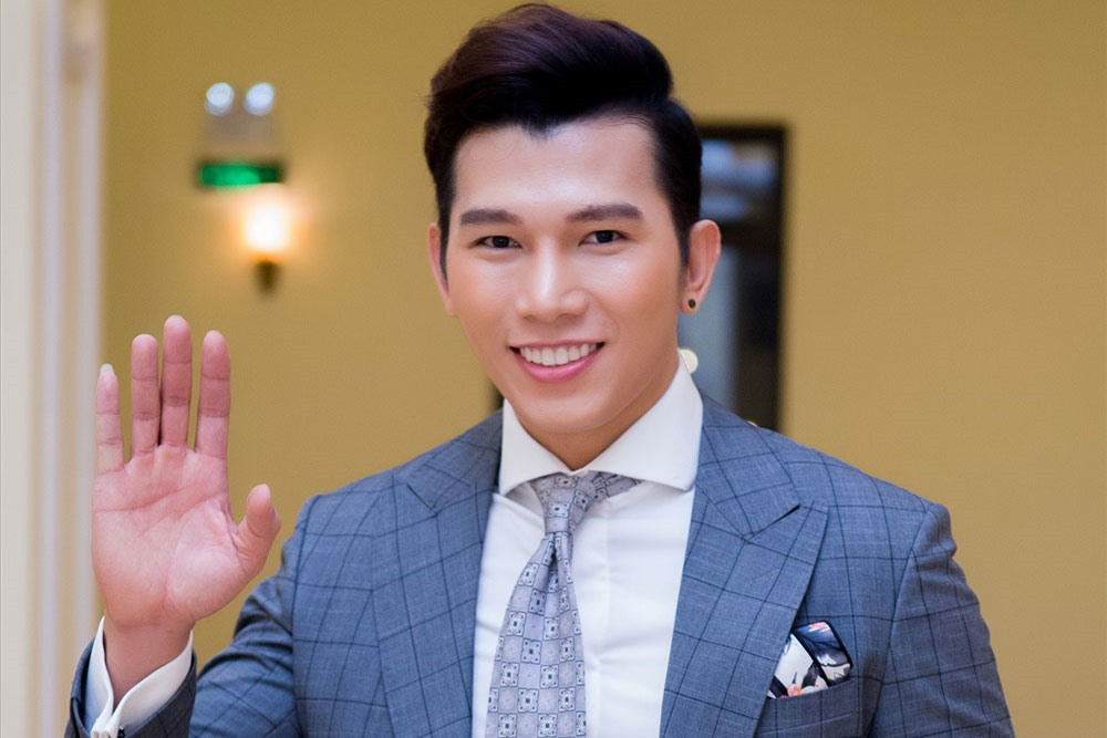 Bi quyet so huu hinh the 6 mui boc lua cua nam vuong Ngoc Tinh