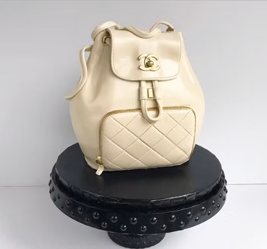 Cái bánh hình chiếc túi hàng hiệu dành cho tín đồ thời trang.