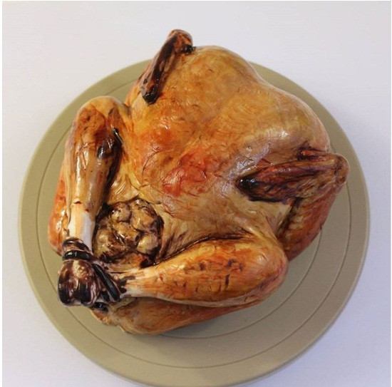 Chiếc bánh hình gà quay béo cun cút.