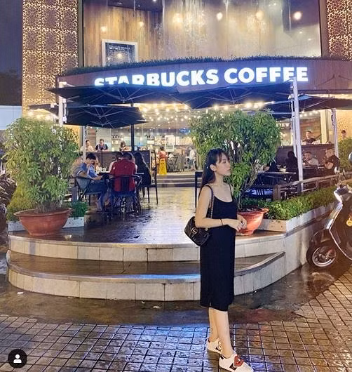 Con gái đại gia Minh Nhựa sở hữu bộ sưu tập giày dép, túi xách từ nhiều thương hiệu đắt đỏ và cửa hàng kinh doanh thời trang ở TP.HCM.