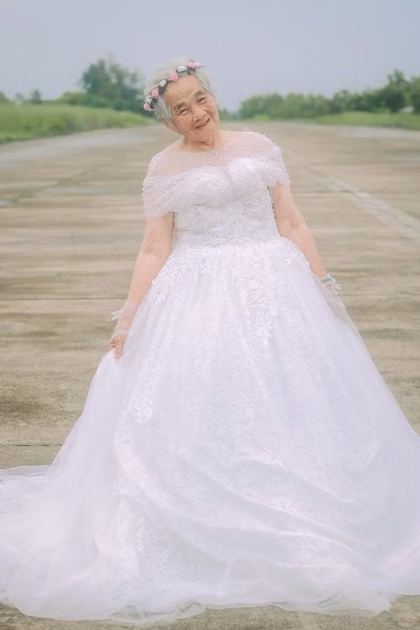 Bo anh cuoi ba noi - chau trai khien cu dan mang choang vang cuc do-Hinh-4