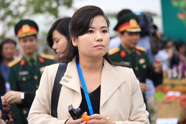 Nữ ca sĩ Hyon Song Wol là người phụ nữ Triều Tiên có tầm ảnh hưởng. Theo Kyodo News, nữ nghệ sĩ 42 tuổi được coi là biểu tượng thời trang của Triều Tiên, bên cạnh phu nhân Chủ tịch Kim Jong Un là Ri Sol Ju.