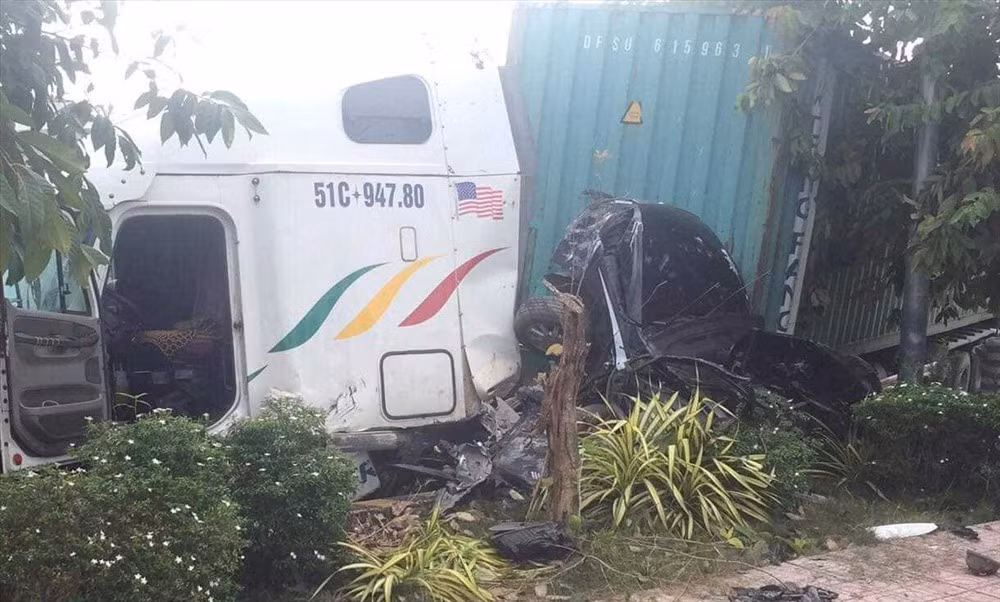 Container lan lan tong 5 nguoi tu vong: Tai xe gay tai nan khong co con trong mau