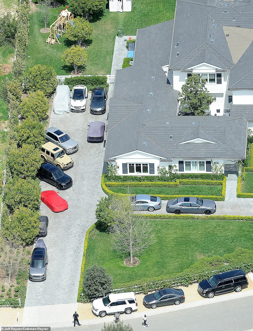 Biet nha Kardashian giau nhung ai ngo giau den do nay-Hinh-15