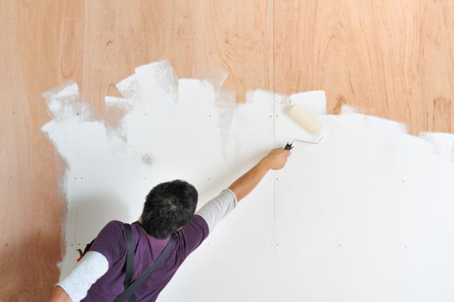 Tường nhà bạn: Các loại sơn nước, sơn dầu và dung môi chứa glycol có thể ảnh hưởng đến chu kì kinh nguyệt và khả năng sinh sản; đồng thời cũng có thể làm giảm chất lượng tinh trùng ở nam giới. Hãy tránh sử dụng các loại sơn chứa glycol khi trang hoàng cho ngôi nhà của bạn.