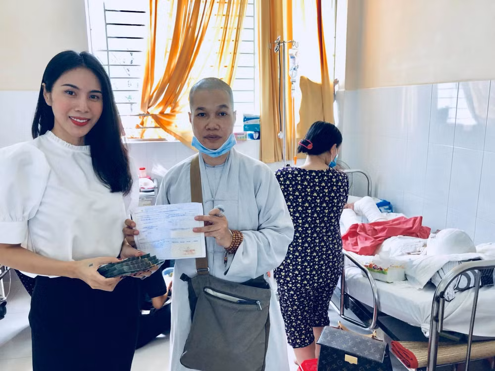 It xuat hien, cuoc song cua vo chong Thuy Tien - Cong Vinh ra sao?-Hinh-11