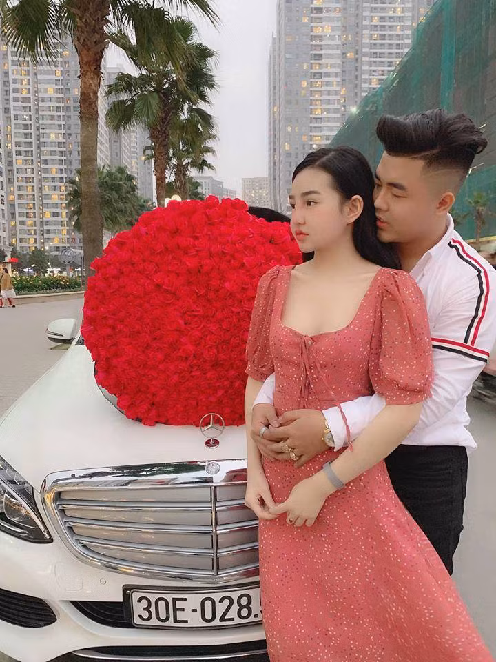 My nam gay sot mang xa hoi khi quy goi tang ban gai 999 doa hong-Hinh-3