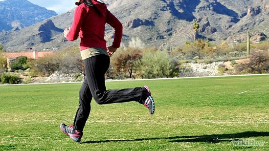 Không nên kéo dài thời gian tập quá lâu, đặc biệt là khi tập thể dục ngoài trời. Tập quá sắc khiến cơ bắp sẽ rơi vào tình trạng mệt mỏi, sức đề kháng của cơ thể giảm, dễ bị cảm lạnh. 