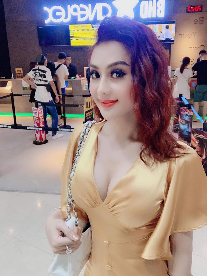 Nữ ca sĩ không ngại phô thân thể mà còn cảm thấy tự hào vì đây là thân hình do chính cô chịu bao đau đớn trong suốt nhiều năm nỗ lực mới có được.