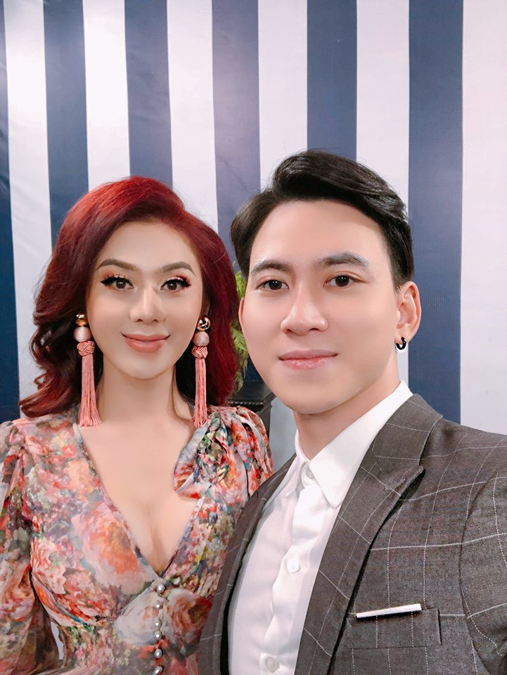 Người đẹp chuyển giới dần biết tiết chế và tinh tế hơn trong cách lựa chọn trang phục.