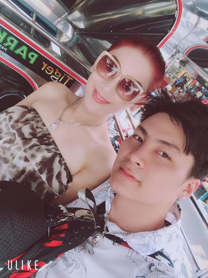 Dù vậy, Lâm Khánh Chi vẫn nhận được nhiều lời khen ngợi dành cho nhan sắc và vóc dáng chuẩn đồng hồ cát, dù đã ở độ tuổi tứ tuần.