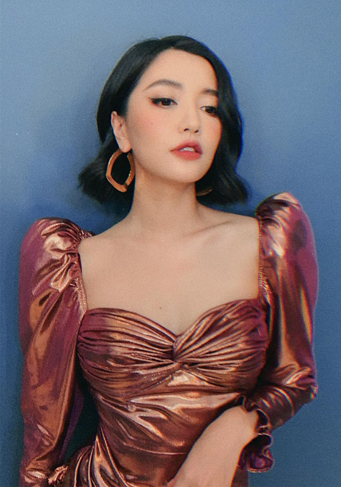 Sau khi giảm cân thành công, Bích Phương càng trở nên mảnh mai, quyến rũ hơn.