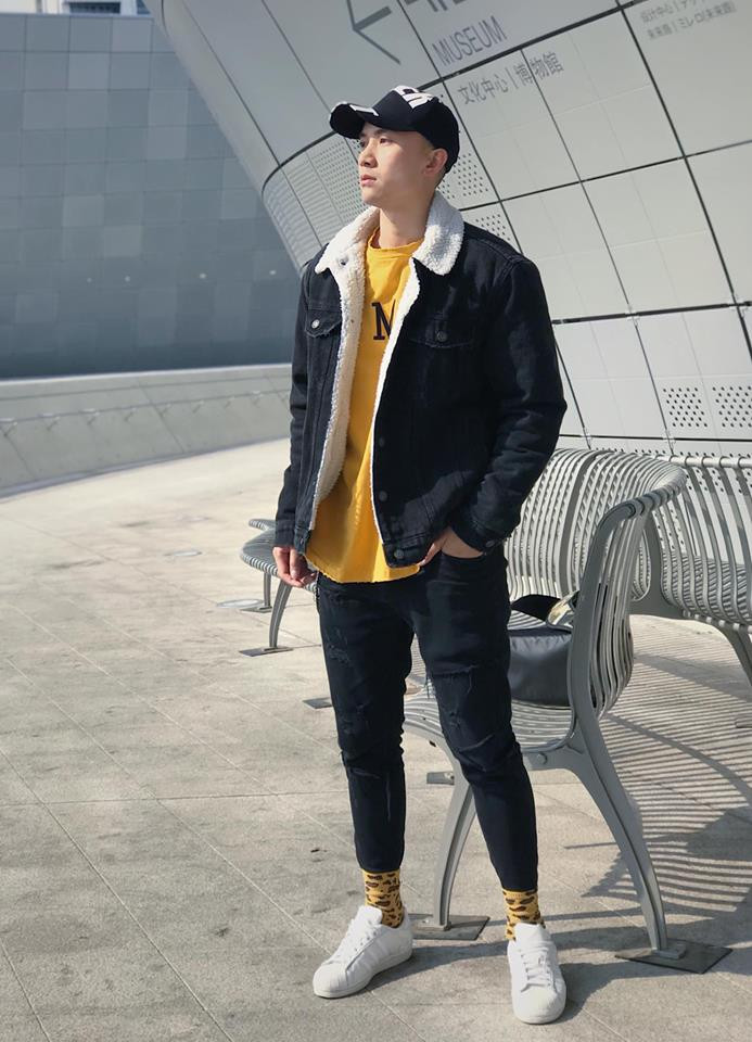 Anh ăn mặc chất không kém các nam tài tử Hàn Quốc.