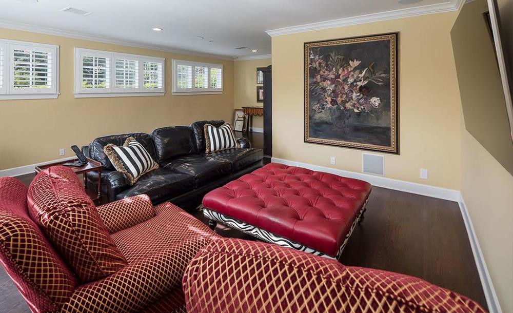 Một không gian nhỏ được dùng để làm khu vực giải trí và studio.