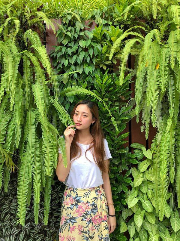 Dù để mặt mộc thì những đường nét thanh tú, sống mũi cao, đôi mắt sáng mà Thùy Linh vẫn vô cùng hút mắt.