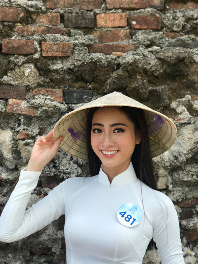 Không chỉ gây ấn tượng với ngoại hình "không góc chết", tân hoa hậu còn gây bất ngờ bởi gu thời trang giản dị ngoài đời thường.