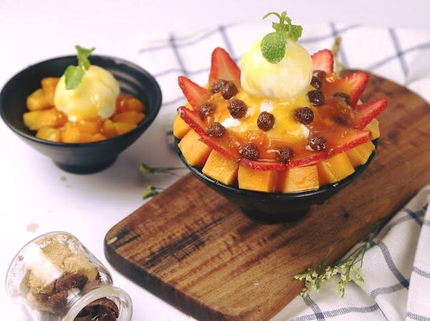 Hà Nội hiện có rất nhiều quán kem Bingsu cho bạn lựa chọn với thực đơn đa dạng như Bingsu trái cây thập cẩm, Bingsu việt quất, Bingsu Oreo, Bingsu trà xanh…Ảnh: Internet.