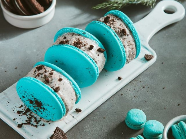 Kem được làm nhạt hơn để ăn cùng macaron khá ngọt. Ưu điểm của món kem này là rất bắt mắt. Bạn có thể thưởng thức món kem này ở Thái Phiên với mức giá khoảng 40.000 đồng.
