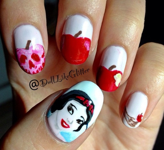 Mẫu nail này có làm cho bạn nhớ đến câu chuyện nàng bạch tuyết và bảy chú lùn?