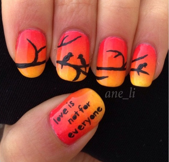 Nail cành cây và chim cò.