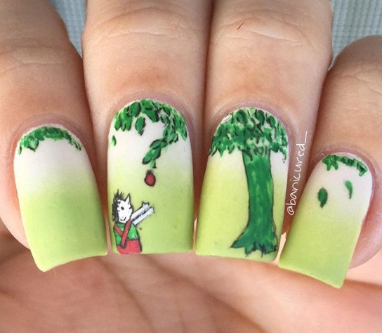 Nail màu xanh lá cây nhìn thôi cũng đủ mát mẻ.