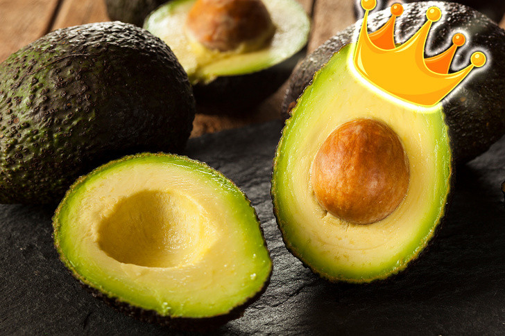 Quả bơ để duy trì cơ bắp khỏe mạnh: Bơ là vua của chất béo lành mạnh. Nó không chứa nhiều calo, nhưng vẫn là một trong những thực phẩm tăng cân và cơ bắp tốt nhất.