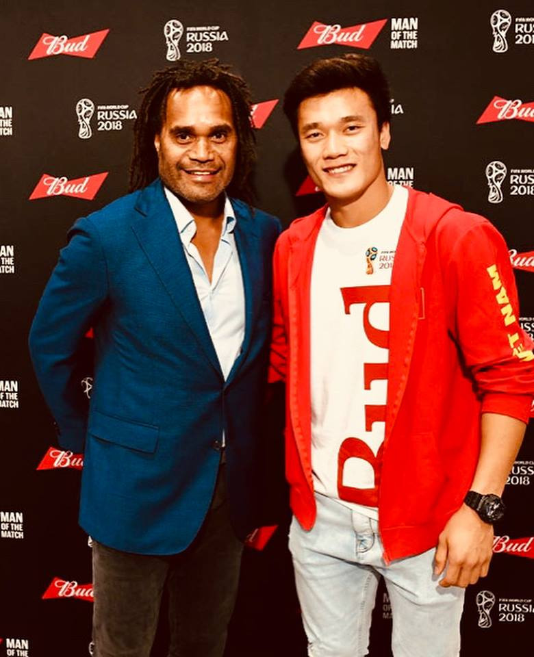 Tiến Dũng luôn khiến người hâm mộ yêu mến bởi cách ăn mặc thanh lịch, nam tính. Ảnh: FBNV.