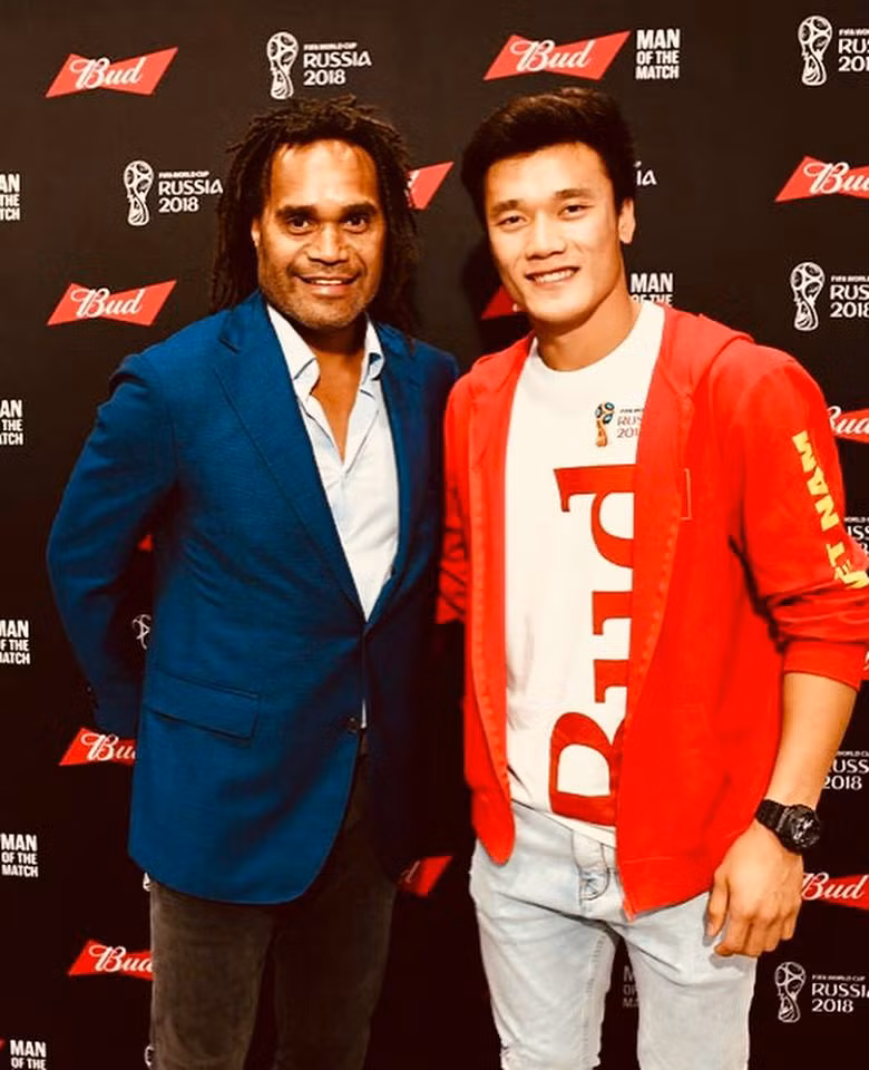 Tiến Dũng luôn khiến người hâm mộ yêu mến bởi cách ăn mặc thanh lịch, nam tính. Ảnh: FBNV.