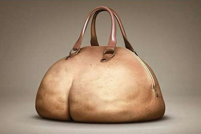 Chiếc túi xách hình cặp mông kì dị. 