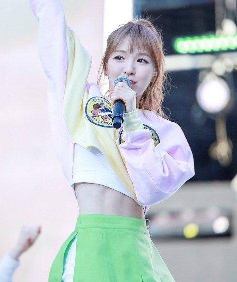 Người đẹp còn chăm nhảy dây để từ một cô nàng mũm mĩm trở thành cô gái sở hữu vòng eo bé tới khó tin của làng nhạc Hàn.