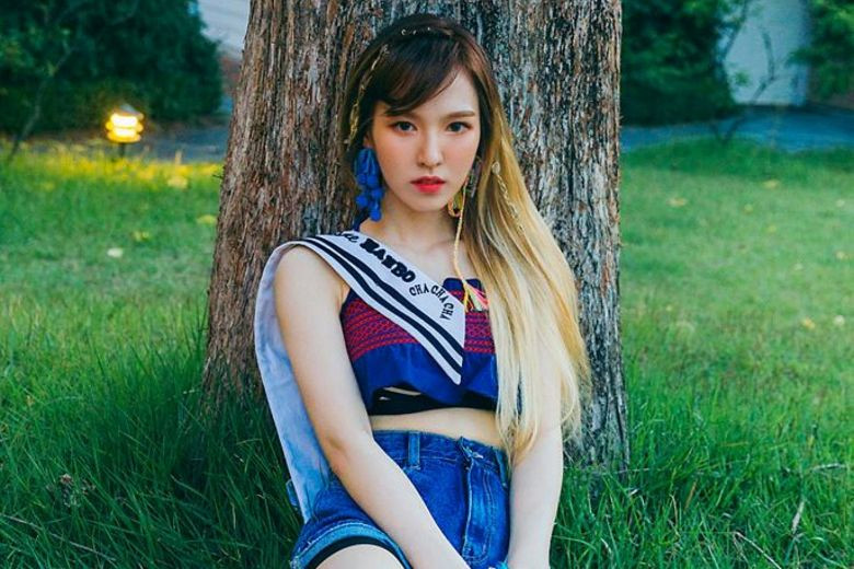 Thành viên Wendy của nhóm Red Velvet có vòng hai chỉ 42cm. Con số này từng gây ra không ít tranh cãi vì quá nhỏ.