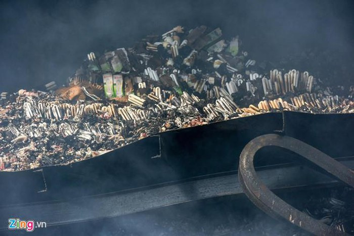 Sinh vien khong nghi hoc qua dip le 2/9 sau vu chay Cong ty Rang Dong