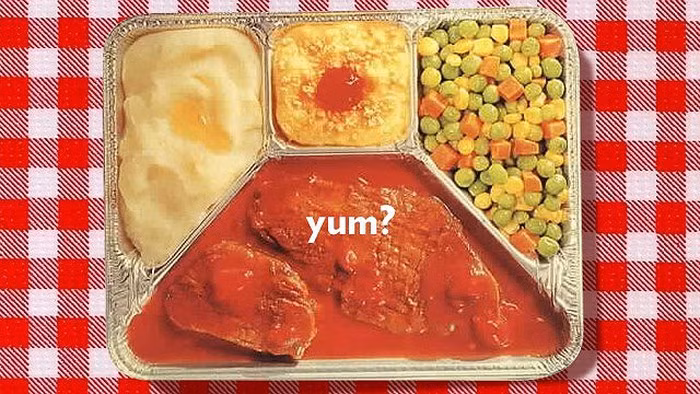 Bữa tối đông lạnh là bữa ăn tuyệt vời khi bạn không có thời gian nấu bất cứ thứ gì. Tuy nhiên, bữa tối đông lạnh có nhiều natri. Chúng có thể có lượng calo thấp, nhưng cơ thể bạn khó tiêu hóa chúng. 40% người dân không thích mua bữa tối để lạnh vì nó không lành mạnh.