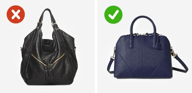 Túi xách: Một chiếc túi nhăn nhúm với nhiều hoạ tiết hay các móc khoá rườm rà sẽ khiến bạn trông luộm thuộm, kém sang. Thế nhưng, những chiếc túi đơn giản với các đường nét rõ ràng sẽ làm bạn trở nên tinh tế hơn và mang vóc dáng của sự giàu sang.