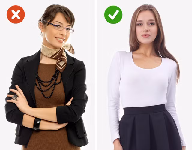 Phối hợp màu sắc trong trang phục: Hai màu cơ bản trắng và đen luôn là bộ đôi phù hợp trong mọi hoàn cảnh, nó mang lại sự đơn giản, tinh tế nhưng không kém phần sang trọng. 