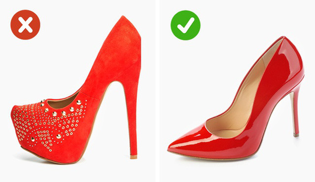Giày: Những loại giày có kích thước lớn, đế cao hay nhiều đá, đinh, hoạ tiết đôi khi khiến bạn có cảm giác nặng nề. Những đôi giày đế quá cao cũng tạo nên cảm giác kém sang trọng trong khi đó những đôi giày đơn màu, trơn và có thiết kế truyền thống lại giúp bạn trông thanh thoát, sang chảnh hơn.