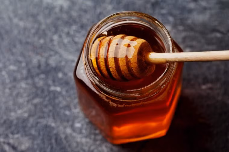 Mật ong là một siêu thực phẩm có hàm lượng enzyme tiêu hóa cao khi nói đến enzyme vì nó có chứa amylase, protease, diastase và invertase. Diastase phá vỡ tinh bột thành maltose tiêu hóa. Invertase phá vỡ sucrose thành nguồn năng lượng dễ dàng glucose và fructose.